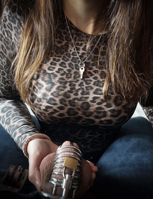 Pussy Free Cuckold Boyfriends And Husbands Caged In Chastity