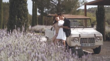 Love making on a classic Citroën Méhari