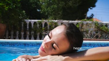 Alice Naked Vacation