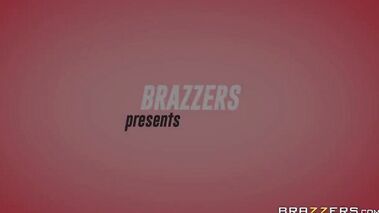 Big Booty Fitness Babe In Hot Yoga Pants