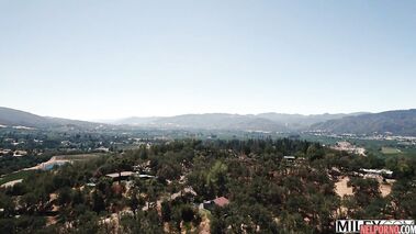 S.Bond Living Room Anal