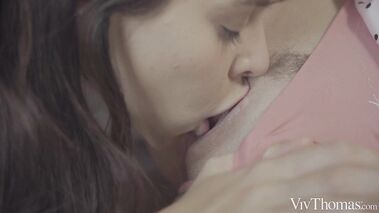 Alissa Foxy and her girlfriend for a sexy morning