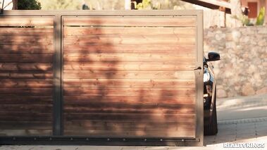 Romantic Daytime Fucking Outside The Gates