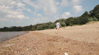 Fame Girls Rocky Beach Tease