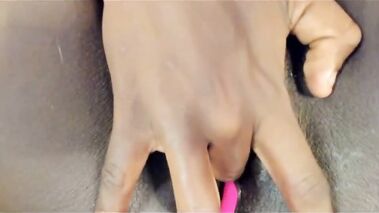 Hot Ebony Babe masturbates her pussy