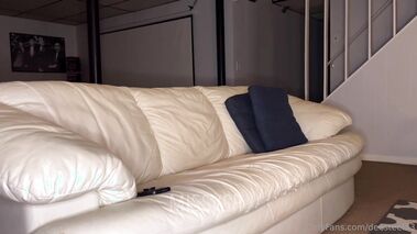 Cuckold Comes Home To Find Creampie