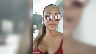 Miiana - DEFI je suce une etudiant sur le parking de sa fac