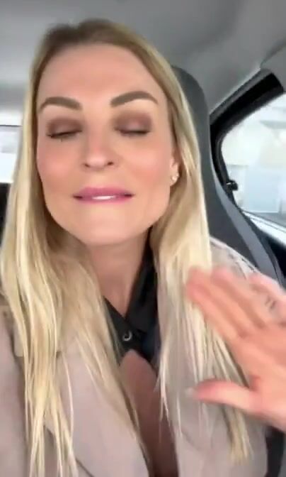 Margot dulac se fait baiser en tenue de Policiere ultra sexy