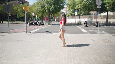 Red Top Sky Promenade Walk - Braless Forever