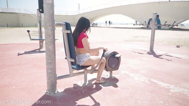 Red Top Sky Promenade Walk - Braless Forever